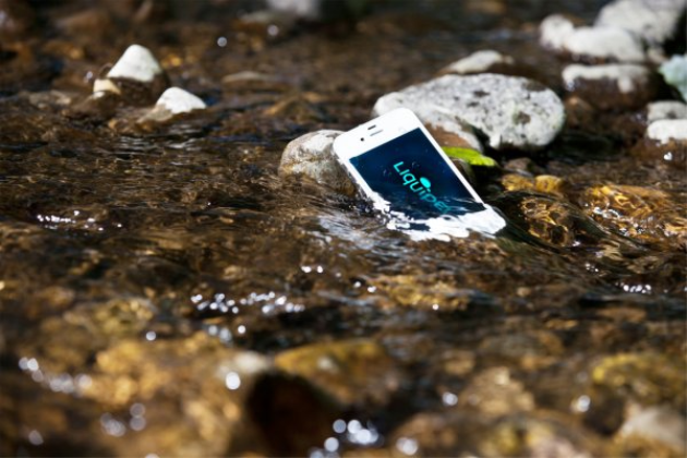Что делать, если смартфон упал в воду?