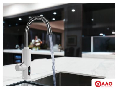 Проточный электрический водонагреватель-кран Electrolux Taptronic (белый)